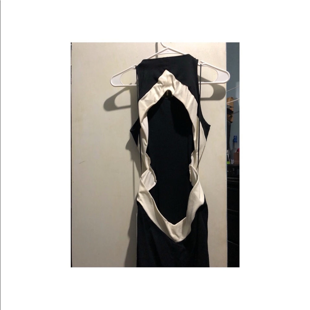 Express dress - Picture 3 of 3